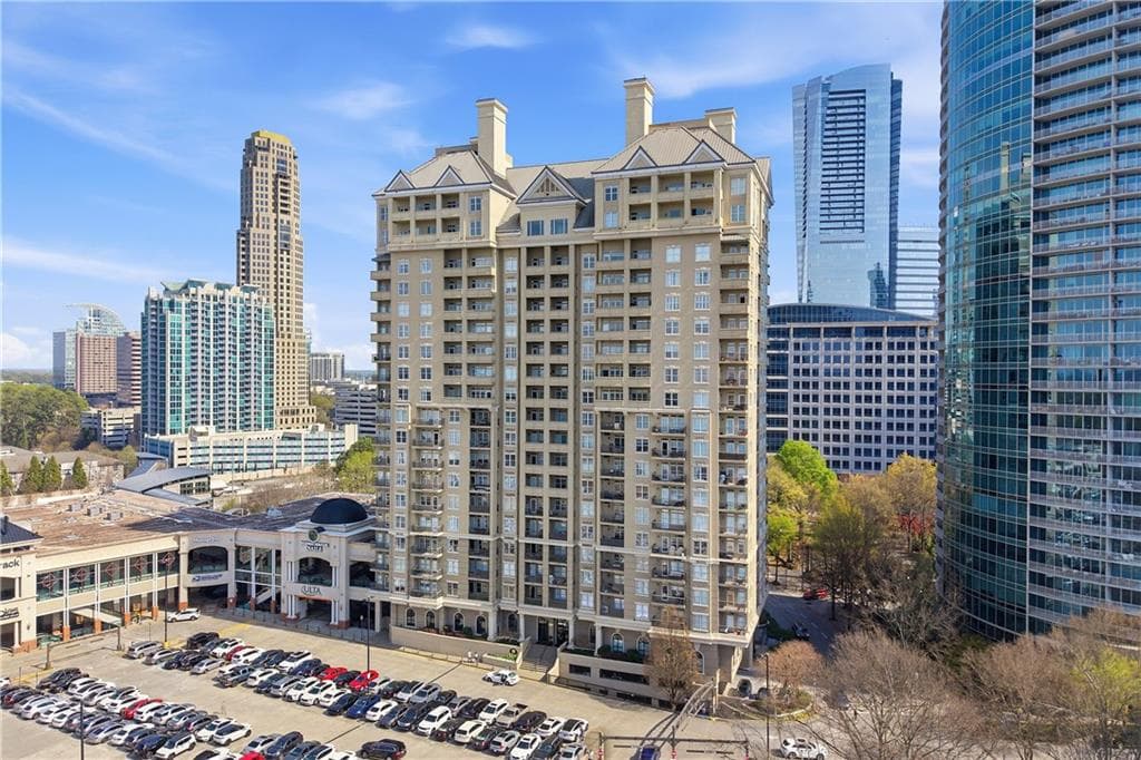 2 bedroom, 2 bathroom, 1,424 sq ft condominium for sale at 3334 Peachtree Road 212, Atlanta, GA 30326