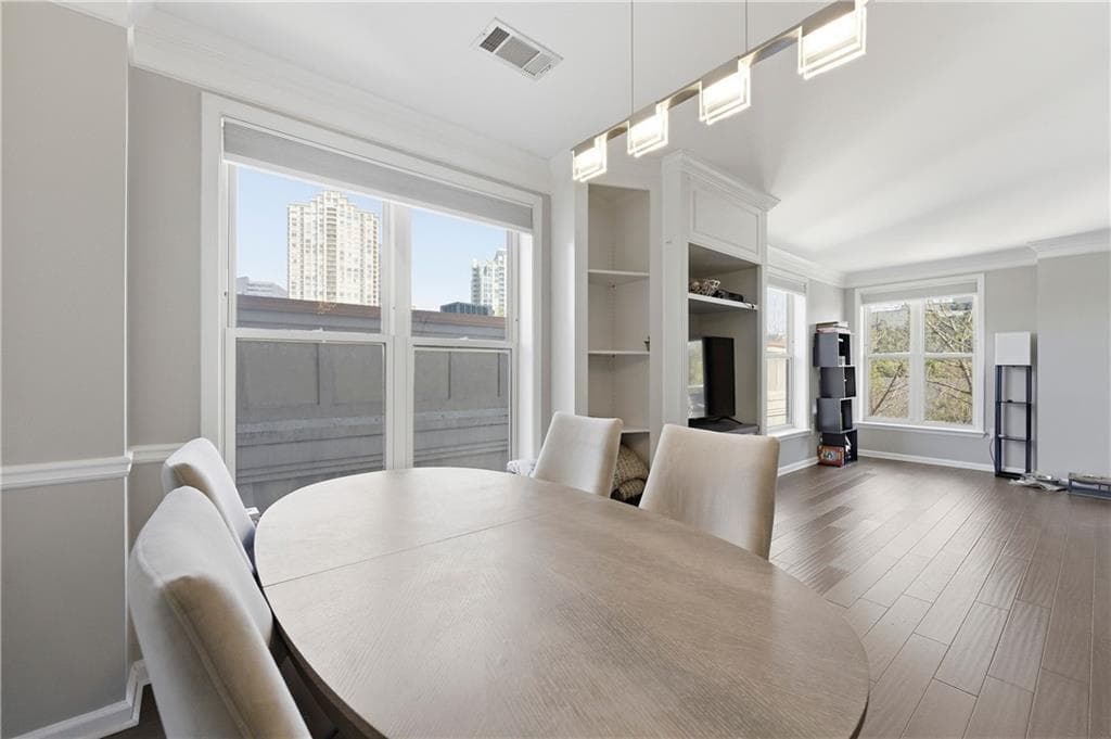 2 bedroom, 2 bathroom, 1,424 sq ft condominium for sale at 3334 Peachtree Road 212, Atlanta, GA 30326 — photo 8