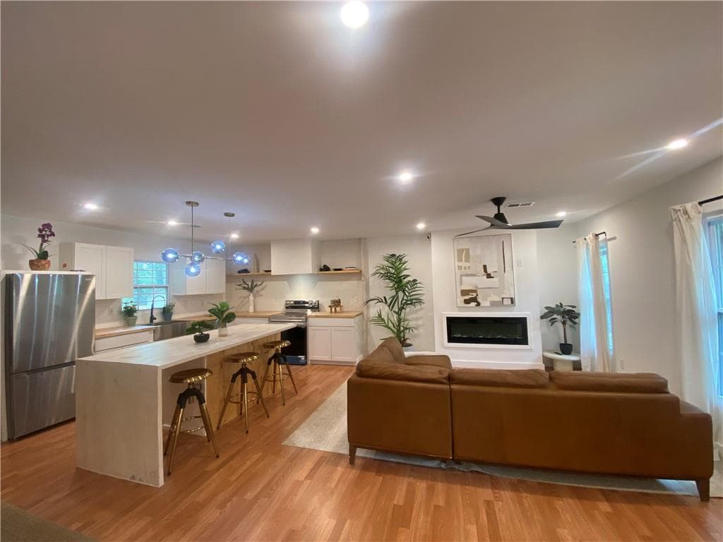 4 bedroom, 3 bathroom, 2,440 sq ft single family residence for sale at 3493 Mark Place, Atlanta, GA 30331 — photo 8