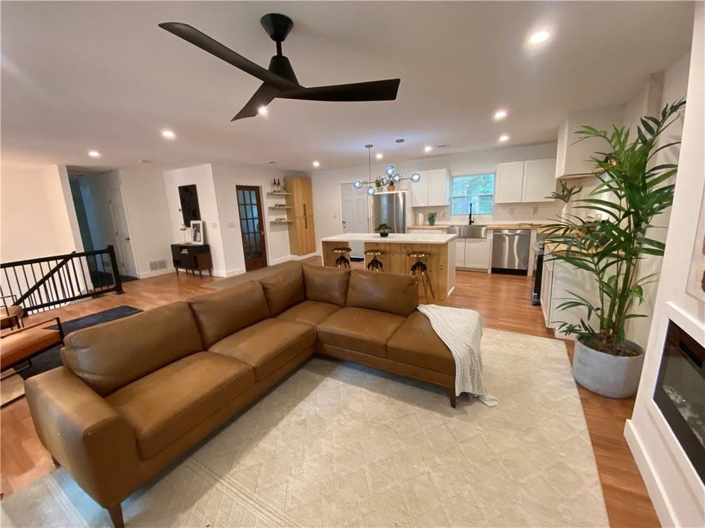 4 bedroom, 3 bathroom, 2,440 sq ft single family residence for sale at 3493 Mark Place, Atlanta, GA 30331 — photo 7