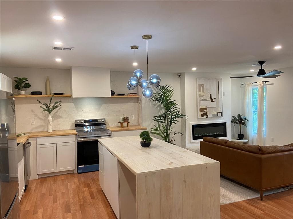 4 bedroom, 3 bathroom, 2,440 sq ft single family residence for sale at 3493 Mark Place, Atlanta, GA 30331 — photo 10