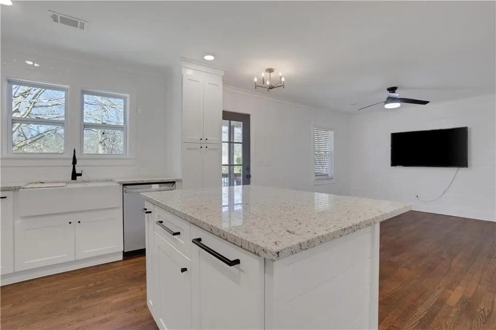3 bedroom, 2 bathroom, 1,300 sq ft single family residence for rent at 1770 Crestridge Drive, Marietta, GA 30067 for $2,750 a month — photo 5