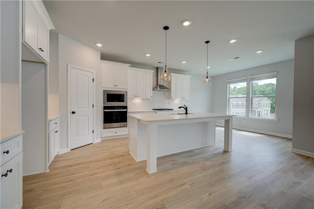 5 bedroom, 4 bathroom, 3,625 sq ft single family residence for sale at 1112 Brinshire Way, Locust Grove, GA 30248 — photo 8