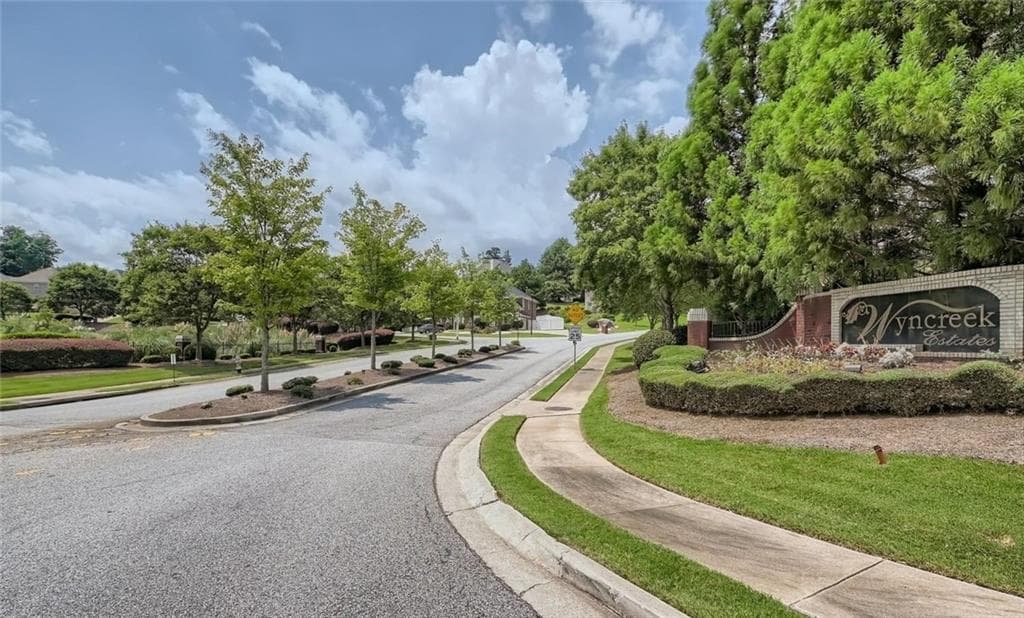5 bedroom, 4 bathroom, 3,296 sq ft single family residence for sale at 2574 Saint Paul Drive, Atlanta, GA 30331 — photo 5