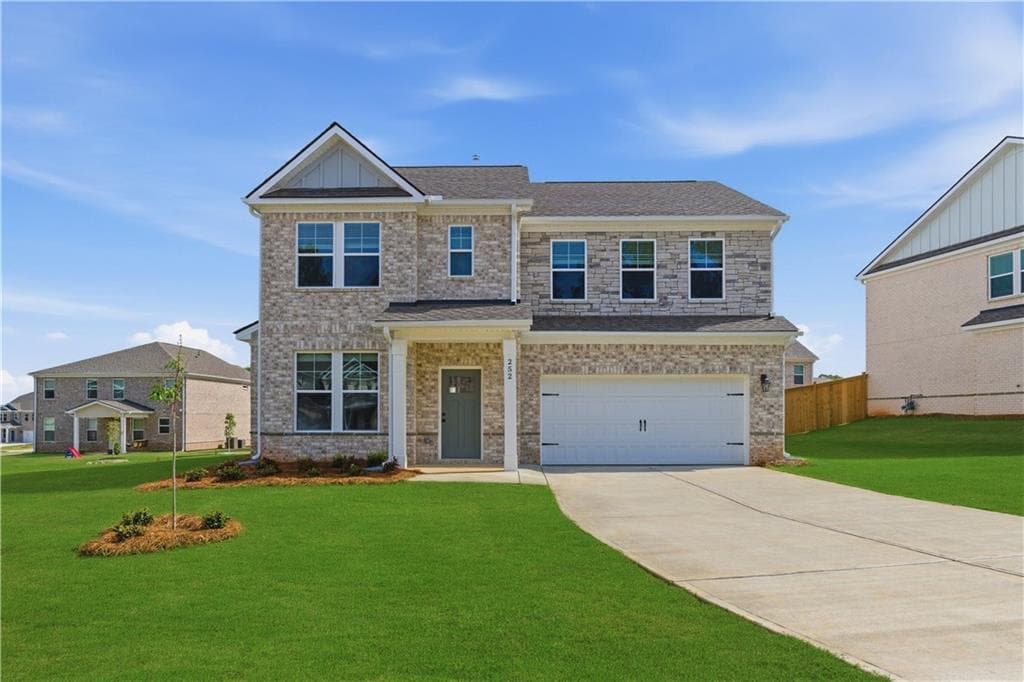 4 bedroom, 3 bathroom, 2,534 sq ft single family residence under contract at 252 Chiswick Loop, Stockbridge, GA 30281