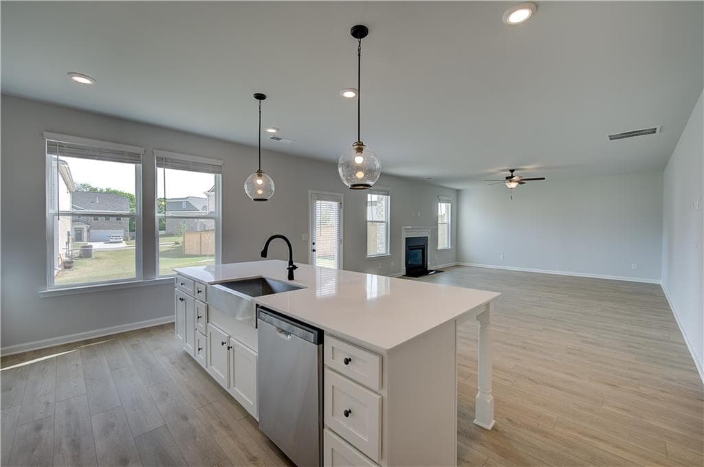 4 bedroom, 3 bathroom, 2,534 sq ft single family residence under contract at 252 Chiswick Loop, Stockbridge, GA 30281 — photo 10