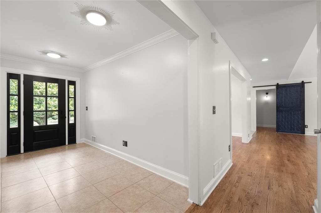 6 bedroom, 3 bathroom, 4,820 sq ft single family residence for sale at 560 Saddle Creek Circle, Roswell, GA 30076 — photo 3