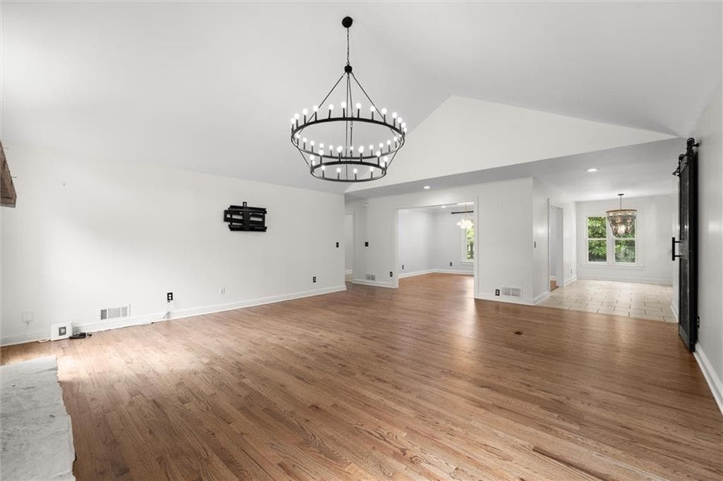 6 bedroom, 3 bathroom, 4,820 sq ft single family residence for sale at 560 Saddle Creek Circle, Roswell, GA 30076 — photo 7