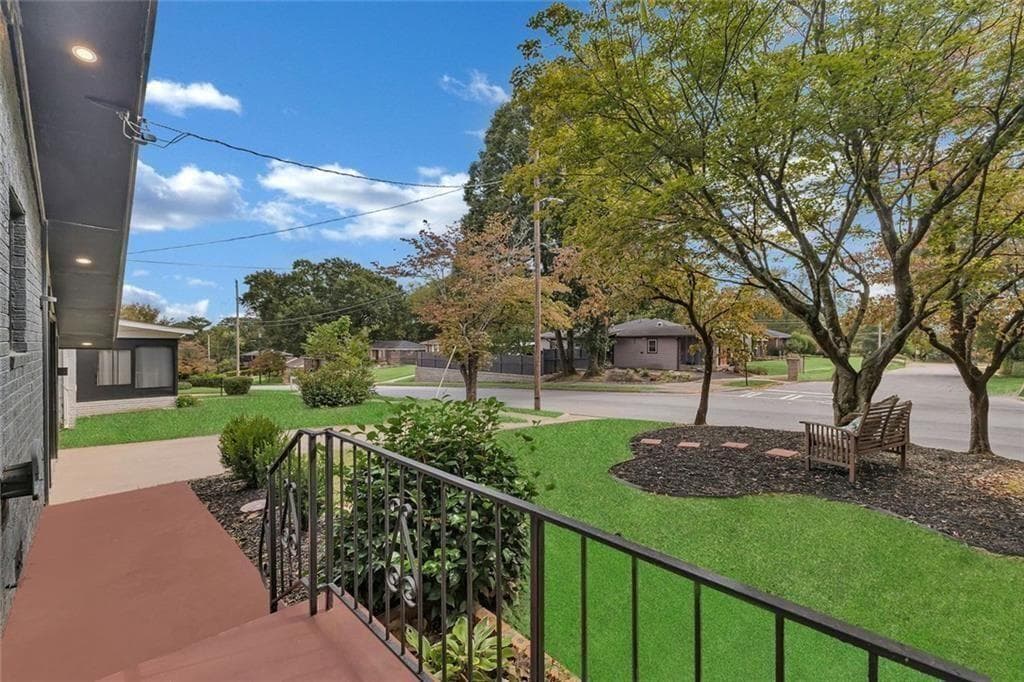 3 bedroom, 1 bathroom, 1,237 sq ft single family residence for sale at 1265 Calhoun Avenue, East Point, GA 30344 — photo 4