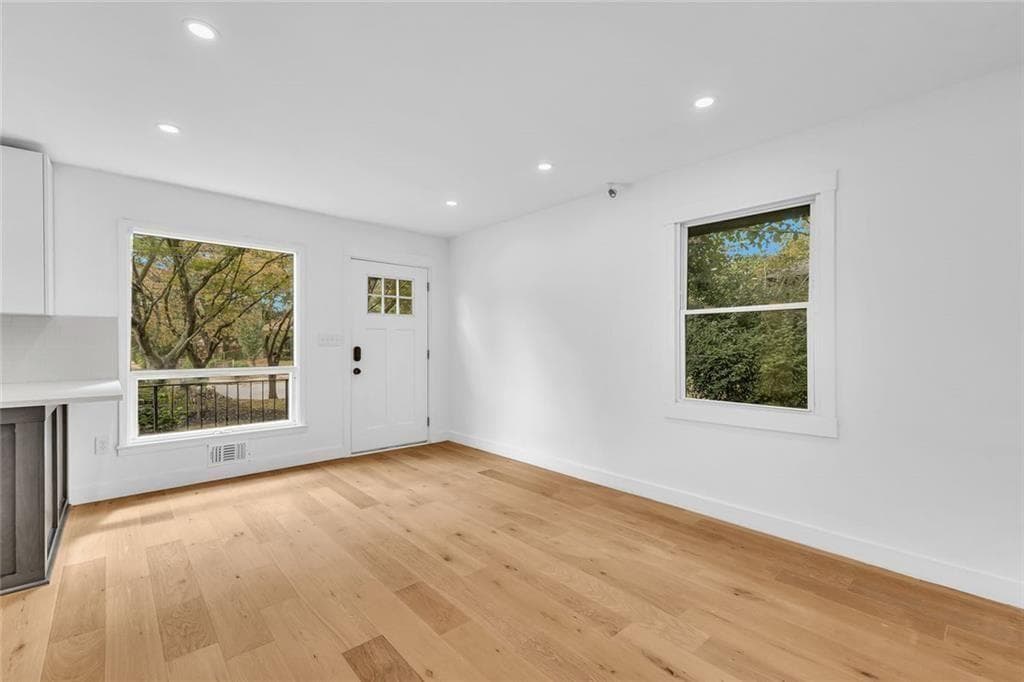 3 bedroom, 1 bathroom, 1,237 sq ft single family residence for sale at 1265 Calhoun Avenue, East Point, GA 30344 — photo 7