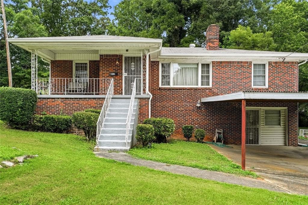 3 bedroom, 1 bathroom, 2,764 sq ft single family residence under contract at 210 Aaron Street, Atlanta, GA 30314