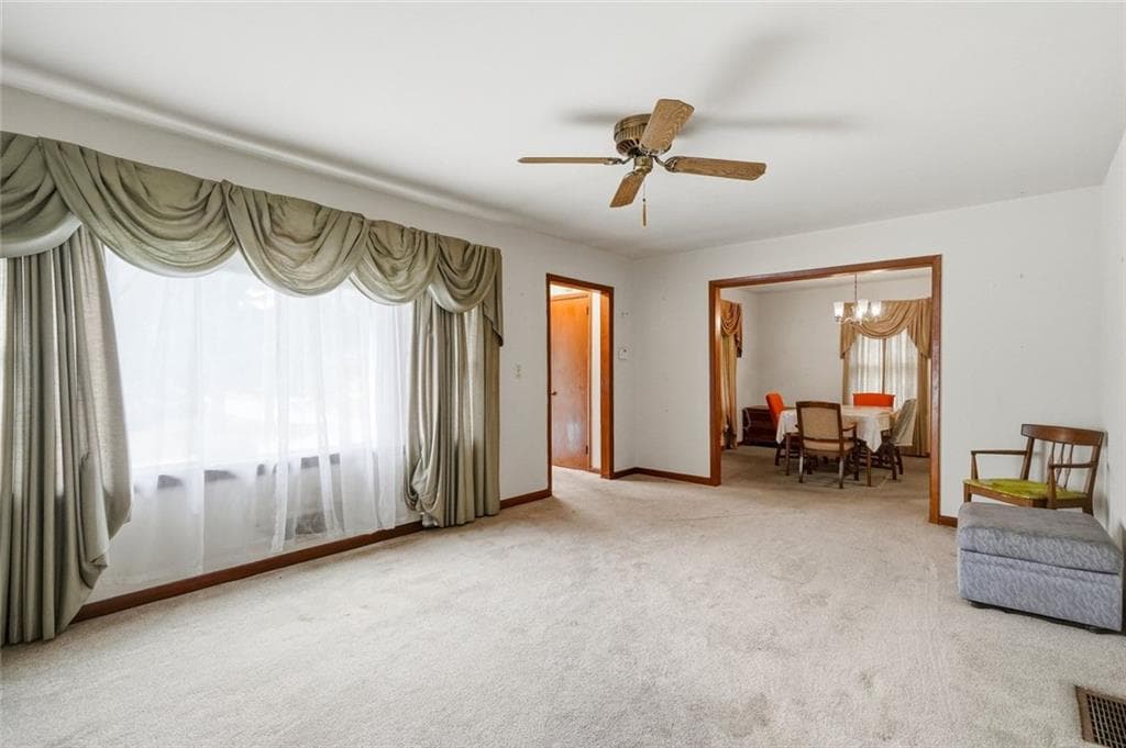 3 bedroom, 1 bathroom, 2,764 sq ft single family residence under contract at 210 Aaron Street, Atlanta, GA 30314 — photo 3