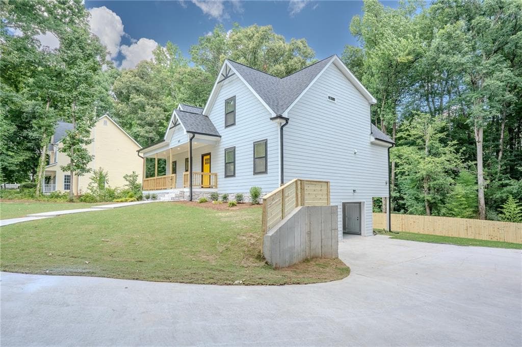 4 bedroom, 3 bathroom, 3,210 sq ft single family residence for sale at 160 Rosewood Circle, Covington, GA 30016 — photo 2