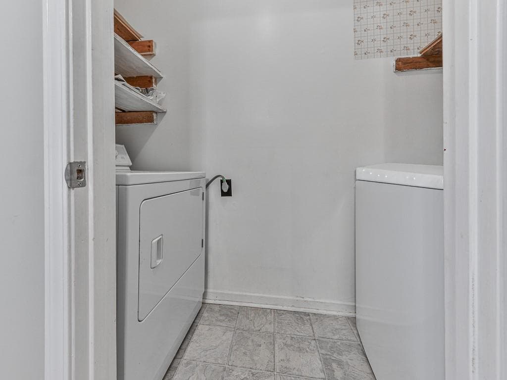 3 bedroom, 2 bathroom, 1,390 sq ft single family residence for sale at 5506 Vaughn Road, Woodstock, GA 30188 — photo 9