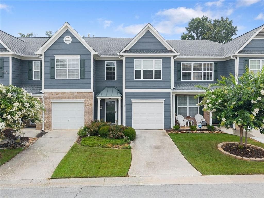 3 bedroom, 3 bathroom townhouse sold at 6711 Safeharbour Way, Flowery Branch, GA 30542