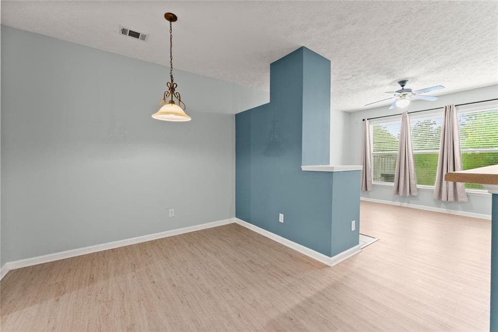 3 bedroom, 3 bathroom townhouse under contract at 6711 Safeharbour Way, Flowery Branch, GA 30542 — photo 5