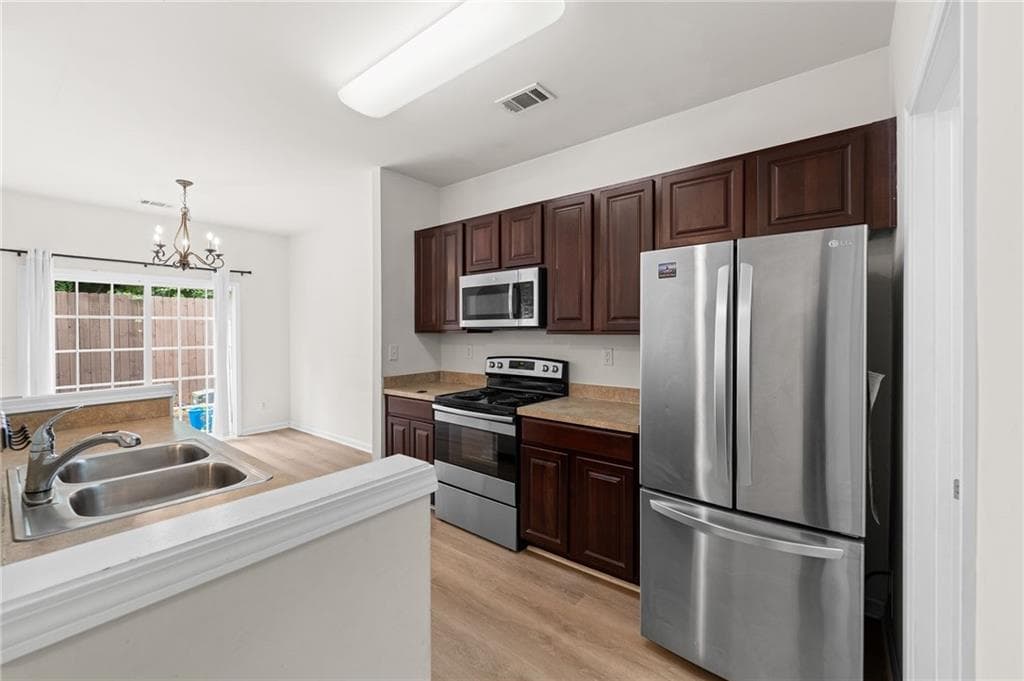 3 bedroom, 3 bathroom, 1,724 sq ft townhouse for rent at 1058 Treymont Lane, Lawrenceville, GA 30045 for $2,000 a month — photo 9
