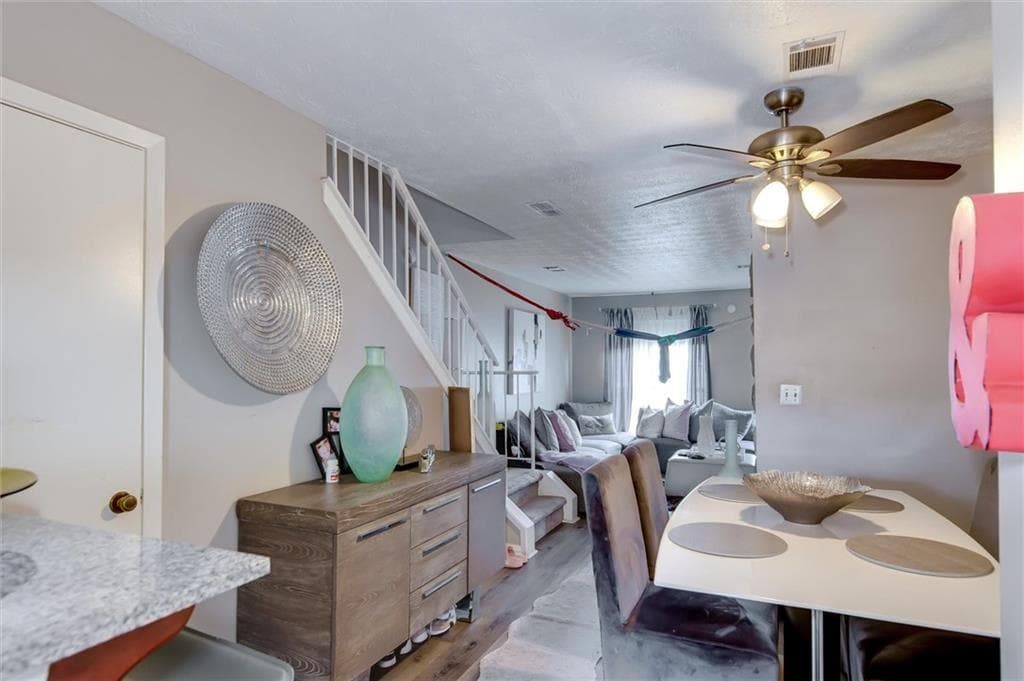 2 bedroom, 2 bathroom, 1,120 sq ft townhouse under contract at 6638 Witherington Court, Norcross, GA 30093 — photo 5
