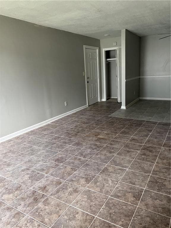 2 bedroom, 2 bathroom, 1,038 sq ft condominium for sale at 5945 Sutcliff Square, Lithonia, GA 30058 — photo 5