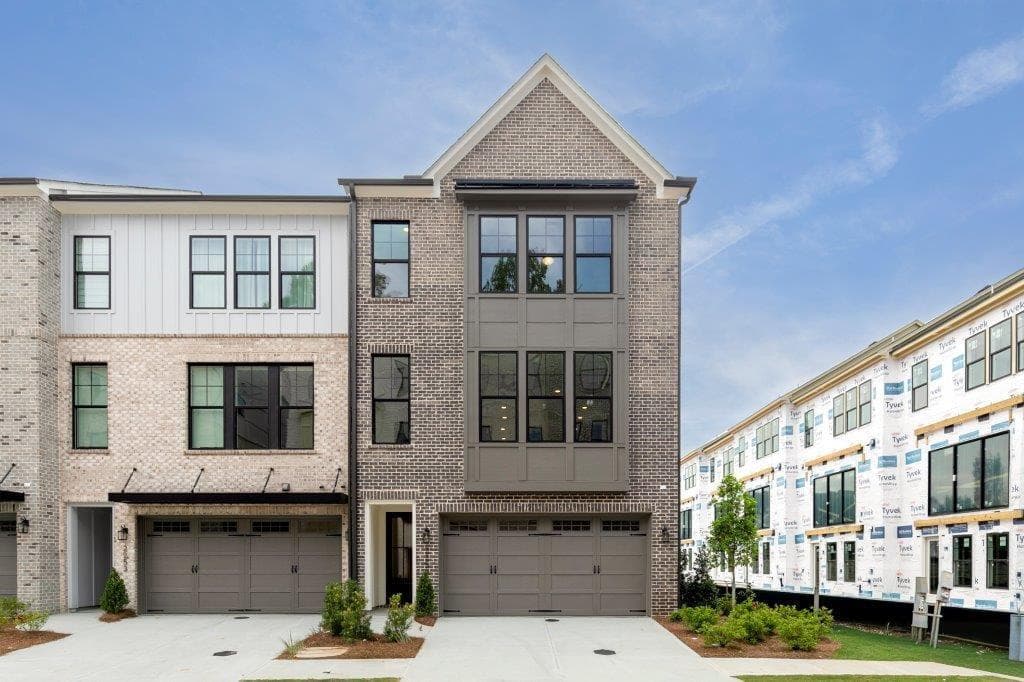 3 bedroom, 4 bathroom, 2,640 sq ft townhouse for sale at 2255 Crestview Drive 43, Atlanta, GA 30319 — photo 1 of 22
