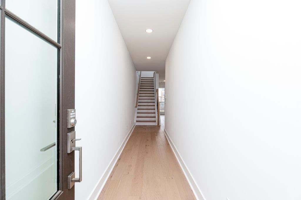 3 bedroom, 4 bathroom, 2,640 sq ft townhouse for sale at 2255 Crestview Drive 43, Atlanta, GA 30319 — photo 3