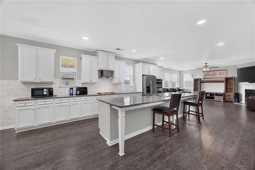 6 bedroom, 4 bathroom, 3,924 sq ft single family residence for sale at 444 Lance View Lane, Lawrenceville, GA 30045 — photo 8