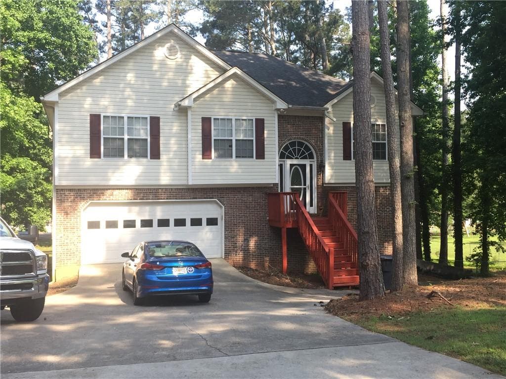 5 bedroom, 4 bathroom, 2,599 sq ft single family residence for rent at 5516 Pinedale Circle, Sugar Hill, GA 30518 for $2,300 a month — photo 1 of 47