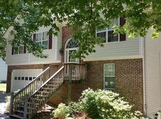 5 bedroom, 4 bathroom, 2,599 sq ft single family residence for rent at 5516 Pinedale Circle, Sugar Hill, GA 30518 for $2,300 a month — photo 2