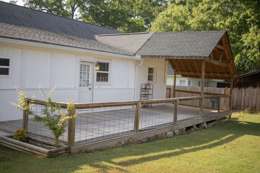 3 bedroom, 2 bathroom, 1,891 sq ft single family residence for sale at 149 Kirby Street, Summerville, GA 30747 — photo 4