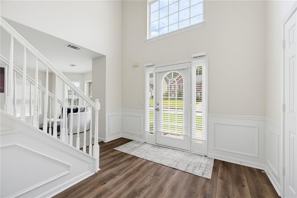5 bedroom, 3 bathroom, 2,935 sq ft single family residence for sale at 6260 Selborn Drive, Atlanta, GA 30331 — photo 4