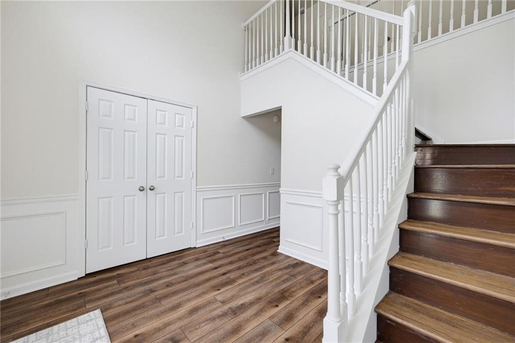5 bedroom, 3 bathroom, 2,935 sq ft single family residence for sale at 6260 Selborn Drive, Atlanta, GA 30331 — photo 5