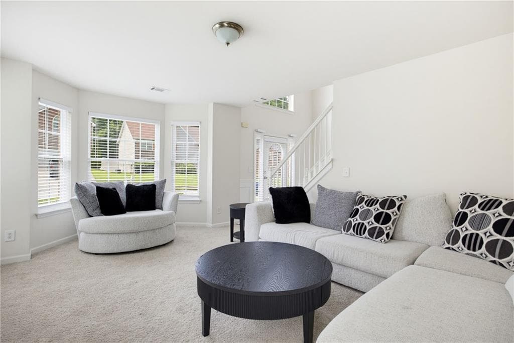 5 bedroom, 3 bathroom, 2,935 sq ft single family residence for sale at 6260 Selborn Drive, Atlanta, GA 30331 — photo 7