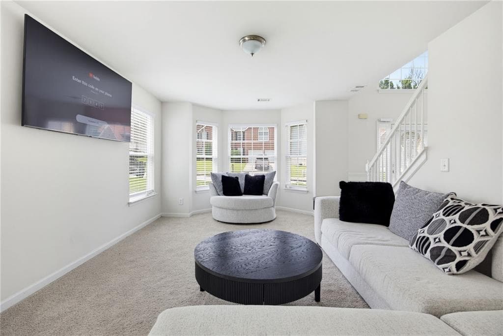 5 bedroom, 3 bathroom, 2,935 sq ft single family residence for sale at 6260 Selborn Drive, Atlanta, GA 30331 — photo 8