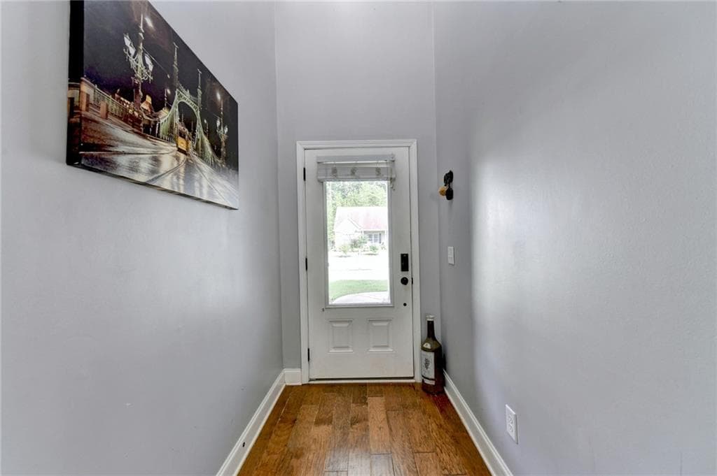 4 bedroom, 3 bathroom, 2,164 sq ft single family residence for sale at 4331 Highland Gate Parkway, Gainesville, GA 30506 — photo 2