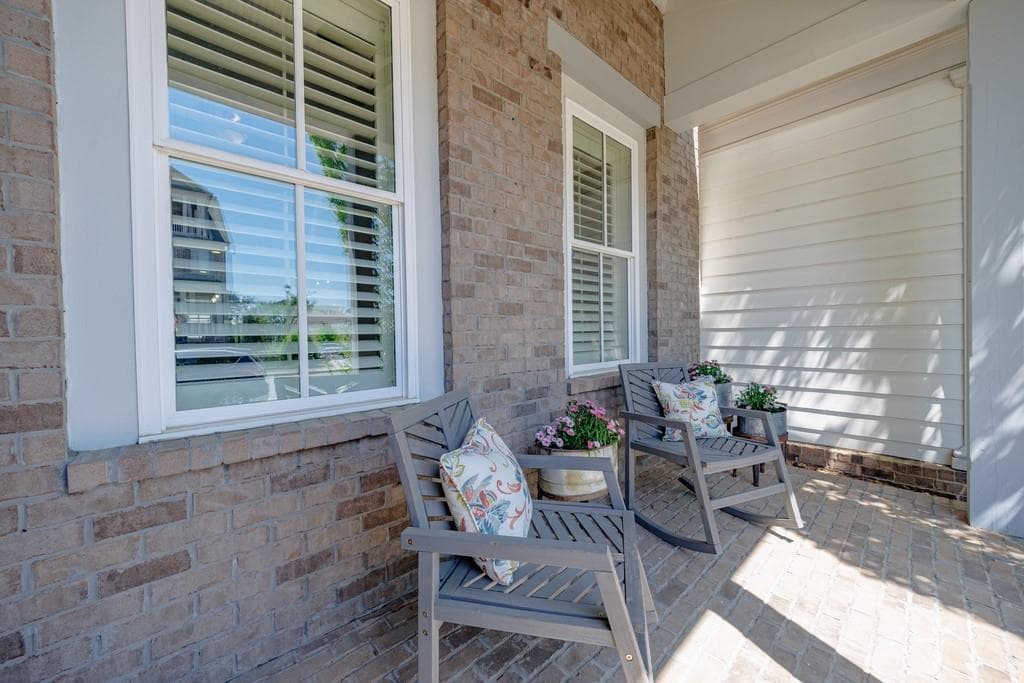 3 bedroom, 4 bathroom, 2,915 sq ft townhouse for sale at 110 Brighton Boulevard, Woodstock, GA 30188 — photo 2