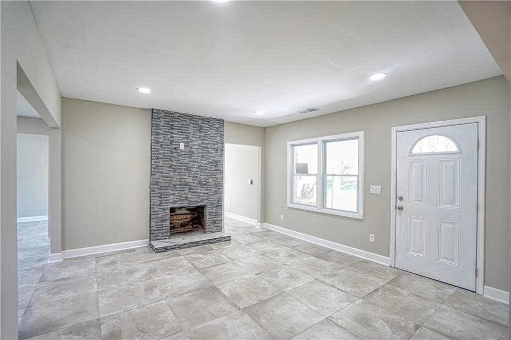 3 bedroom, 3 bathroom, 1,320 sq ft single family residence for sale at 3955 Zoar Church Road, Snellville, GA 30039 — photo 5