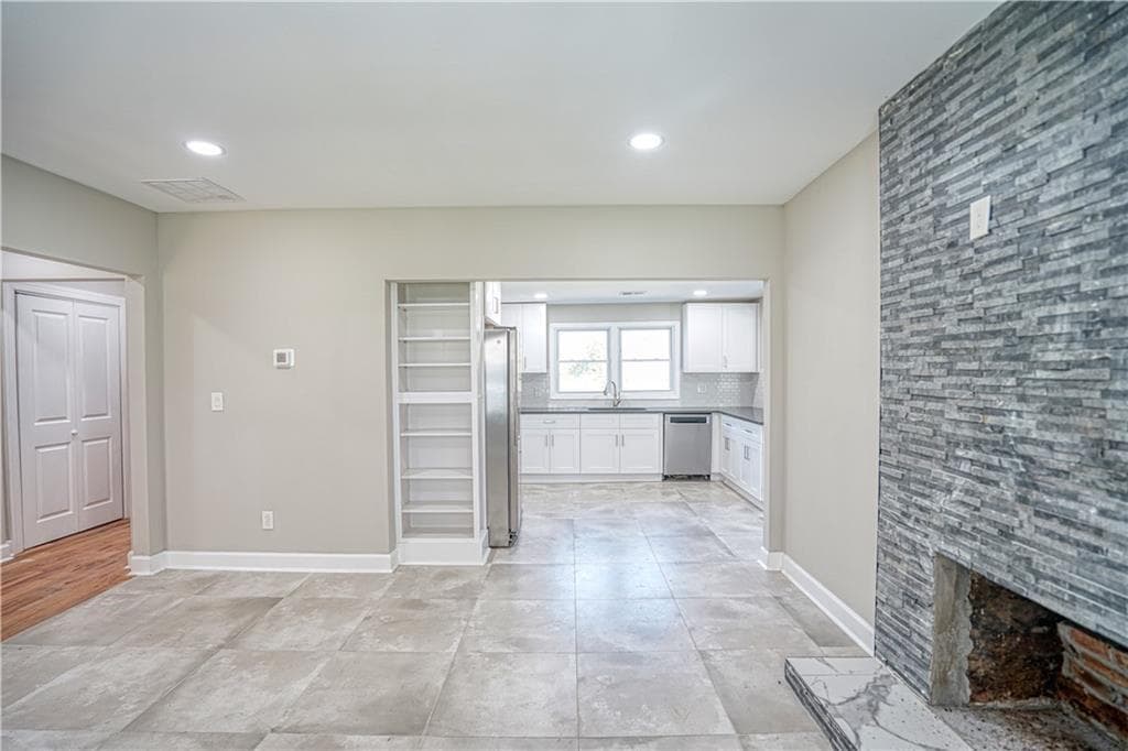3 bedroom, 3 bathroom, 1,320 sq ft single family residence for sale at 3955 Zoar Church Road, Snellville, GA 30039 — photo 8