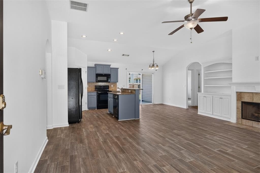 3 bedroom, 2 bathroom, 1,298 sq ft single family residence under contract at 2115 Crown Park Drive, Winder, GA 30680 — photo 10