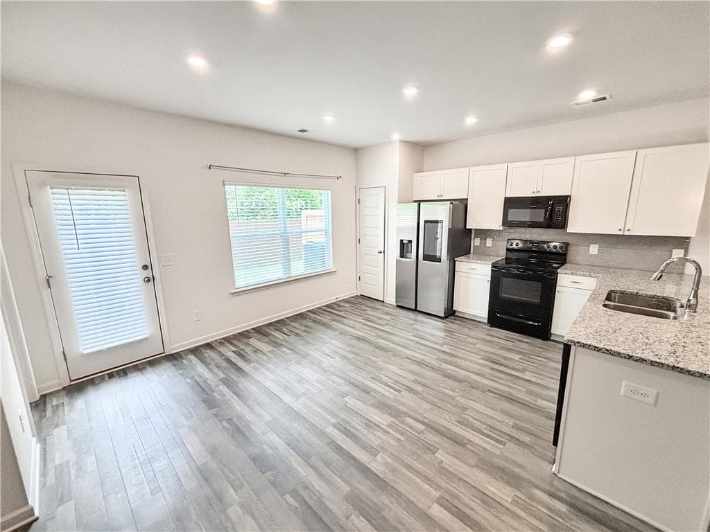 3 bedroom, 3 bathroom, 1,766 sq ft townhouse for rent at 5784 Silver Lake Drive, Mableton, GA 30126 for $2,399 a month — photo 4