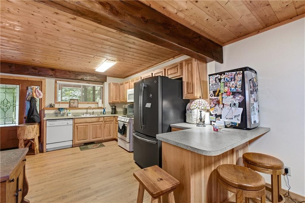 3 bedroom, 3 bathroom, 2,460 sq ft single family residence for sale at 215 DunnMill Creek Road, Blue Ridge, GA 30513 — photo 6