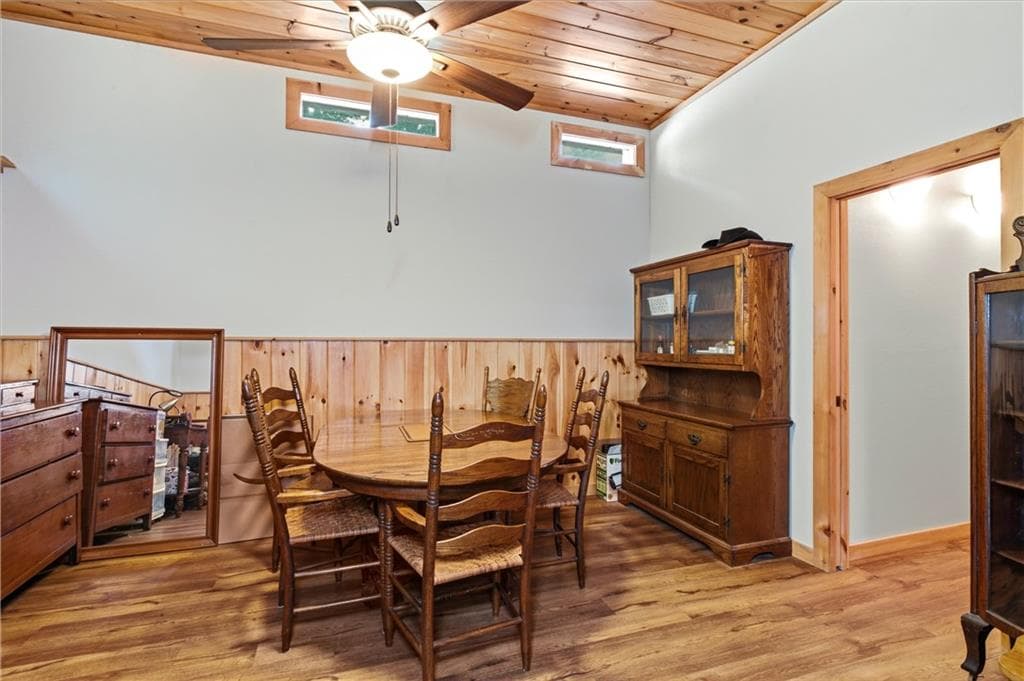 3 bedroom, 3 bathroom, 2,460 sq ft single family residence for sale at 215 DunnMill Creek Road, Blue Ridge, GA 30513 — photo 9