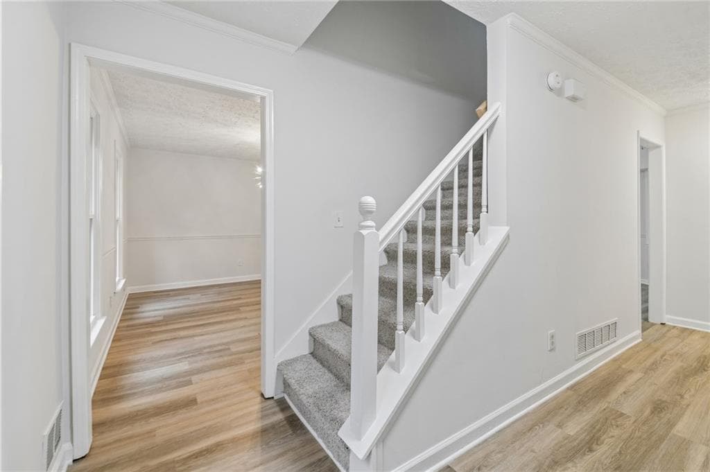 3 bedroom, 3 bathroom, 2,520 sq ft single family residence for sale at 330 Benjamin Circle, Fayetteville, GA 30214 — photo 2