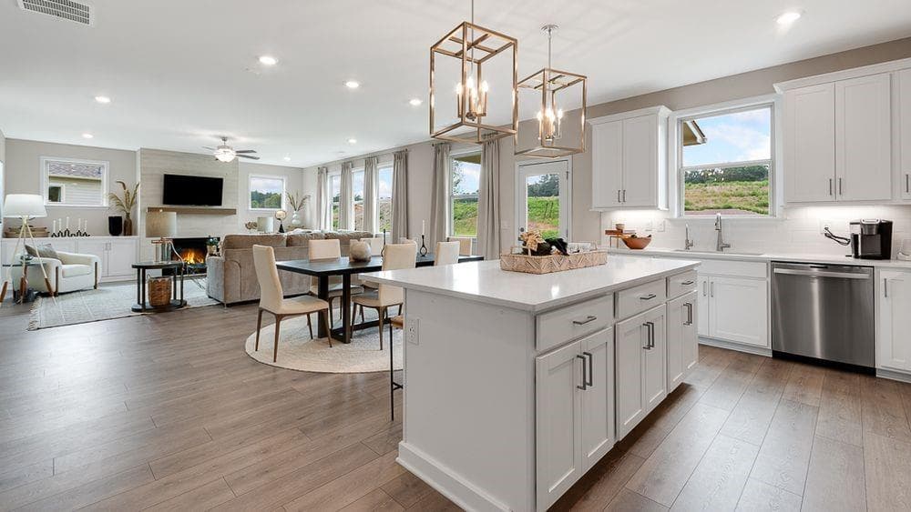 5 bedroom, 5 bathroom, 3,067 sq ft single family residence under contract at 8675 Chesford Grove, Ball Ground, GA 30107 — photo 8