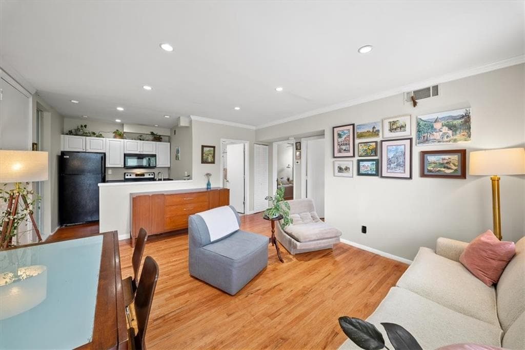 2 bedroom, 1 bathroom, 672 sq ft condominium for sale at 287 14th Street 7, Atlanta, GA 30318 — photo 4