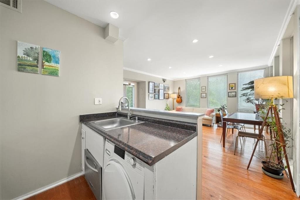 2 bedroom, 1 bathroom, 672 sq ft condominium for sale at 287 14th Street 7, Atlanta, GA 30318 — photo 6