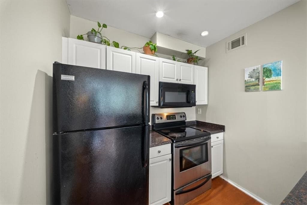 2 bedroom, 1 bathroom, 672 sq ft condominium for sale at 287 14th Street 7, Atlanta, GA 30318 — photo 5