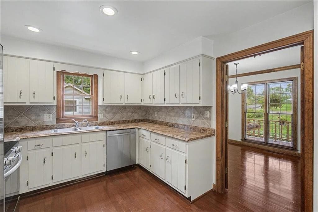 4 bedroom, 2 bathroom, 2,157 sq ft single family residence for sale at 4 Sherwood Road, Rome, GA 30165 — photo 9