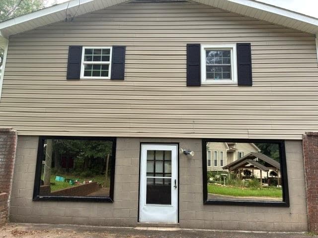 3 bedroom, 2 bathroom single family residence for sale at 6558 SE Apache Lane, Douglasville, GA 30135 — photo 2