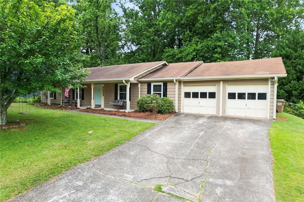 3 bedroom, 2 bathroom, 1,630 sq ft single family residence sold at 4371 Marsh Road, Marietta, GA 30066