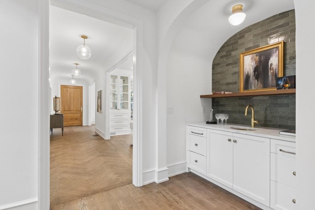 5 bedroom, 6 bathroom, 4,961 sq ft single family residence for sale at 1317 N Highland Avenue, Atlanta, GA 30306 — photo 9
